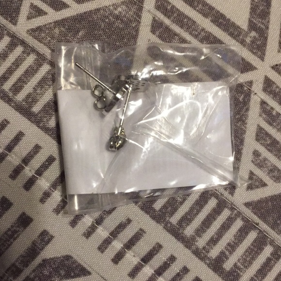 Sterling silver Minnie Mouse earrings - Picture 2 of 3